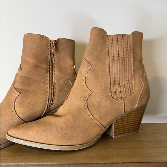 Indigo Rd Tan Ankle Boots - Picture 6 of 11
